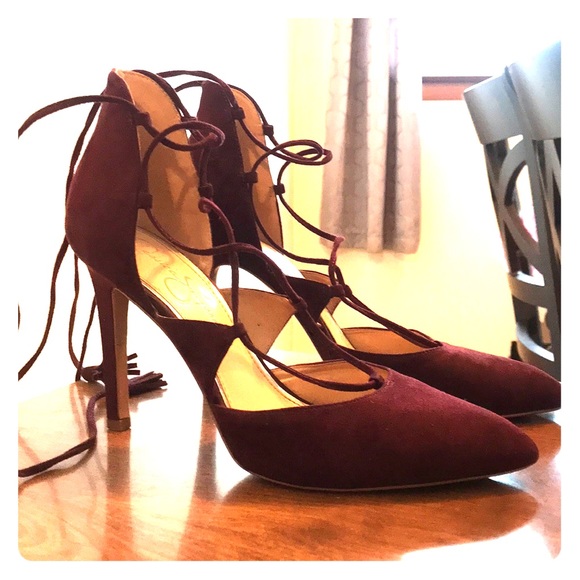Lace up maroon heels - Picture 1 of 5